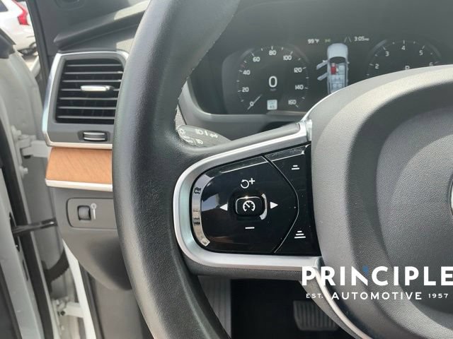 Certified 2022 Volvo XC90 T6 Momentum AWD/4WD image 18