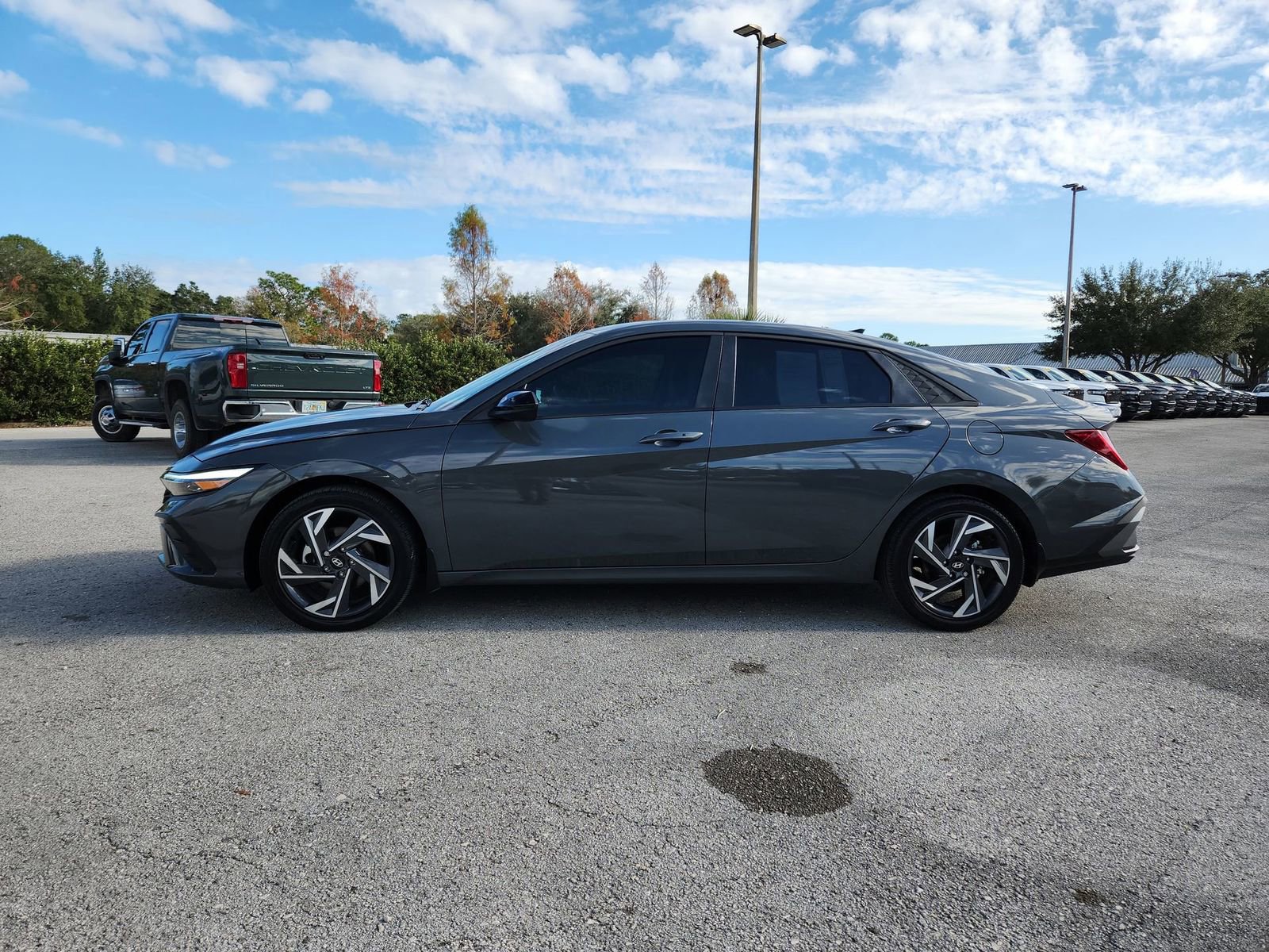 Used 2025 Hyundai Elantra SEL image 5