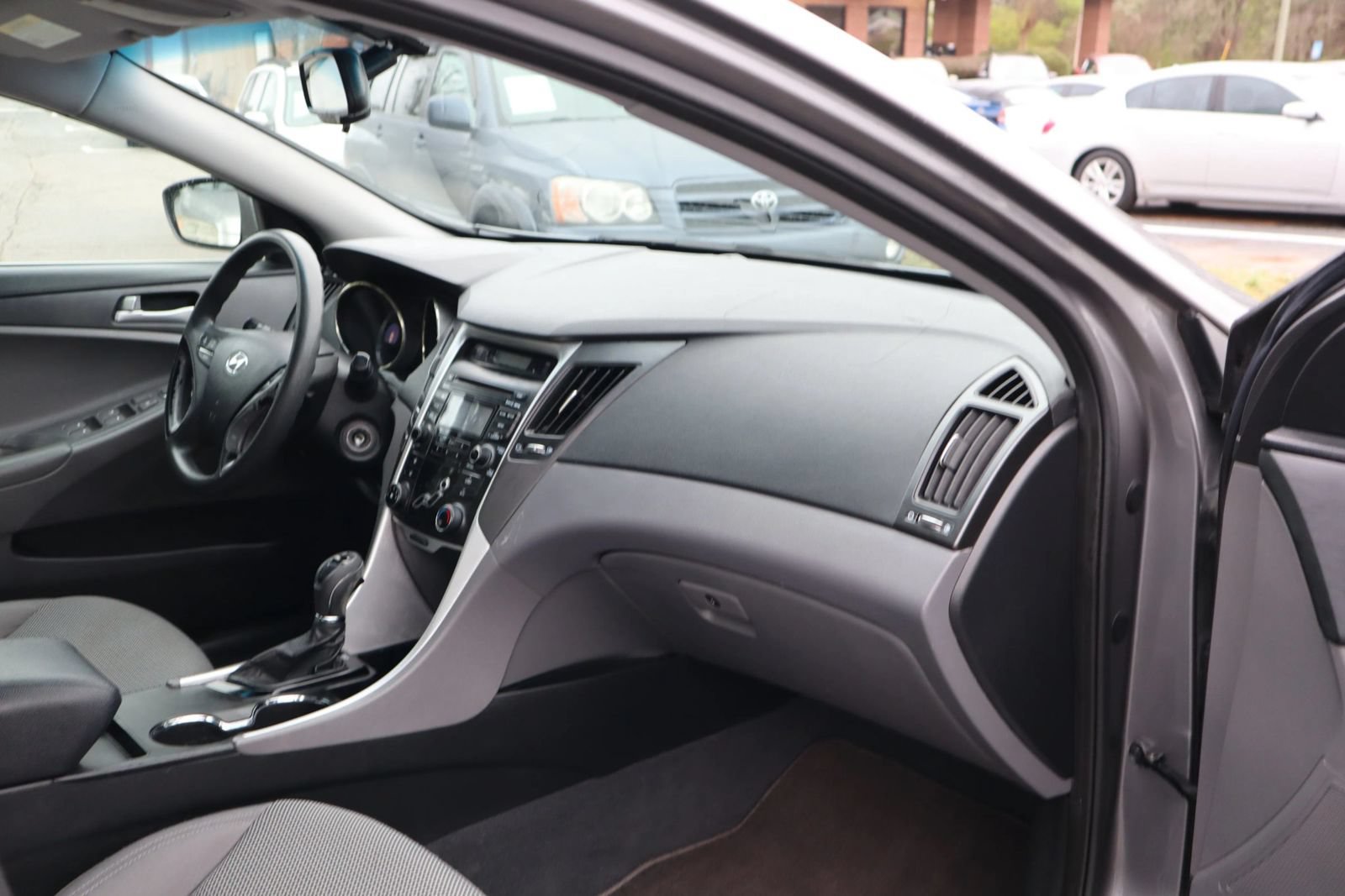 Used 2012 Hyundai Sonata GLS FWD image 15