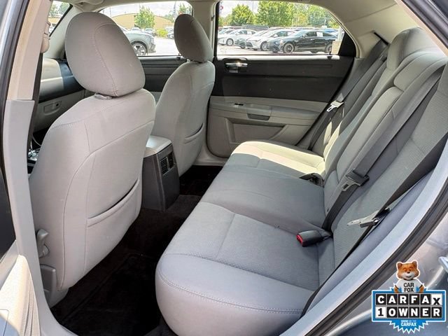 Used 2007 Chrysler 300 RWD image 24