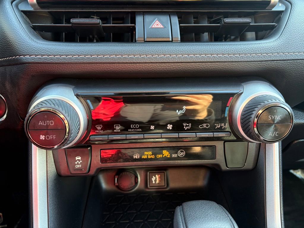 Certified 2025 Toyota RAV4 XLE AWD/4WD image 27