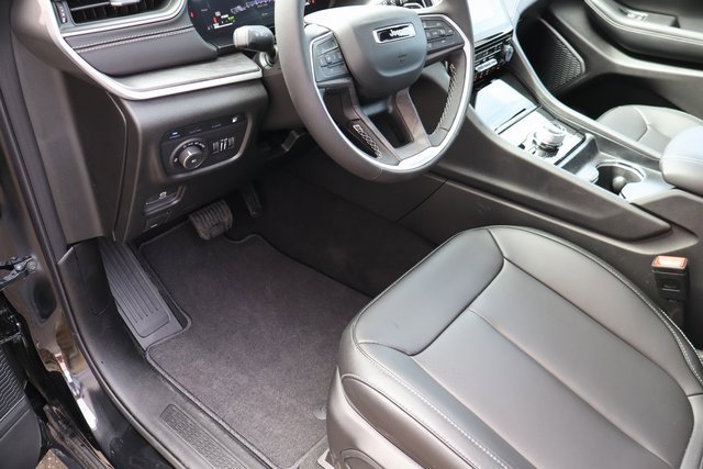 New 2025 Jeep Grand Cherokee Limited 4xe image 9