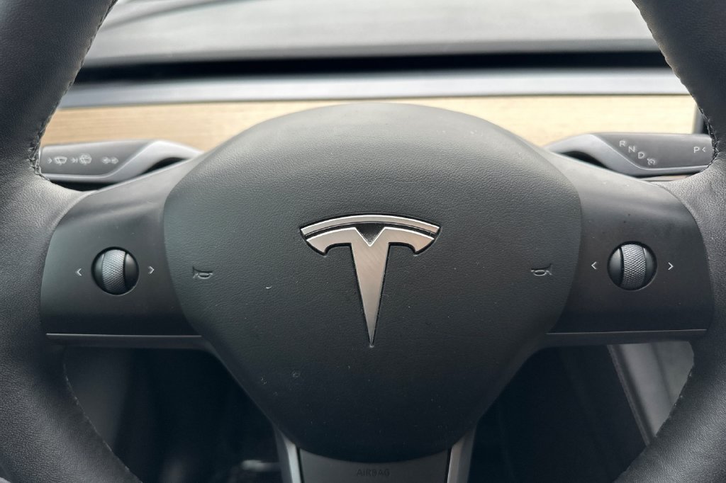 Used 2023 Tesla Model Y Performance AWD/4WD image 22