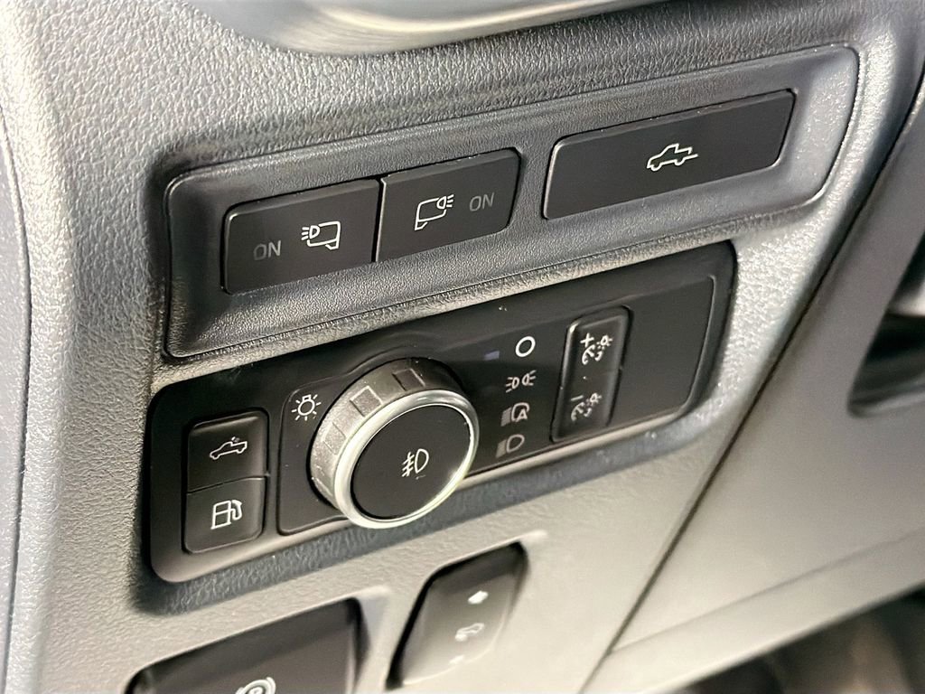 Used 2022 Ford F150 Lariat w/ Equipment Group 502A High image 10