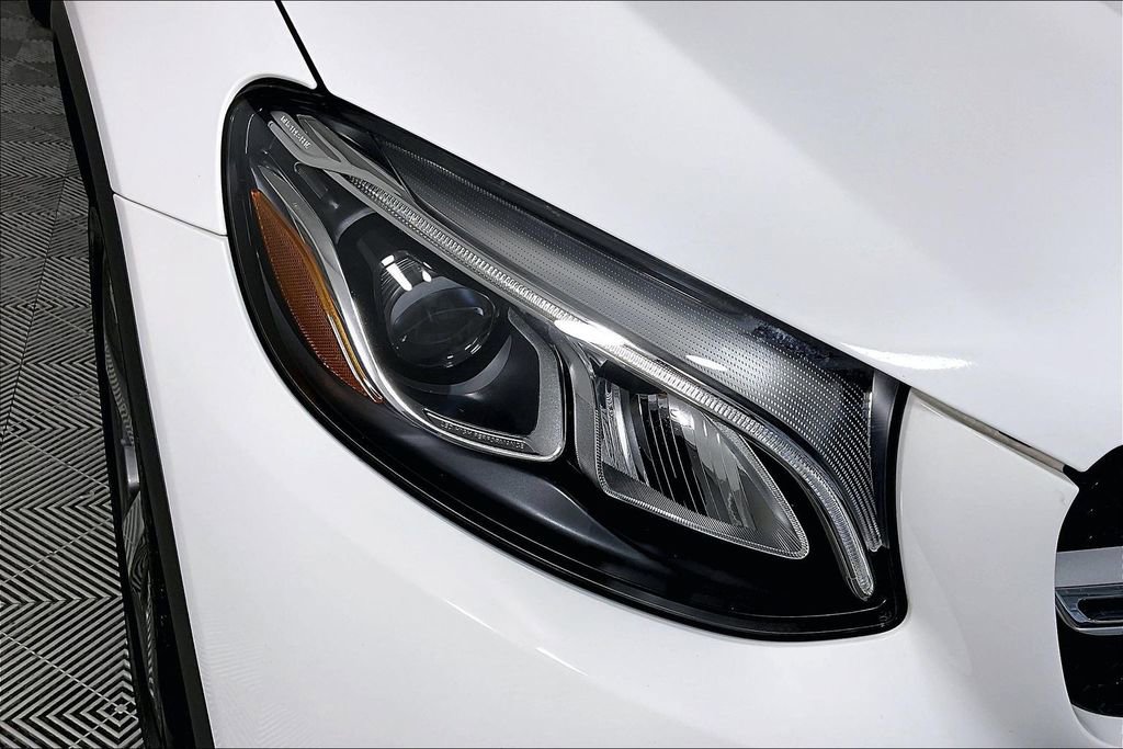 Used 2017 Mercedes-Benz GLC 300 4MATIC Coupe w/ Premium 2 Package image 27