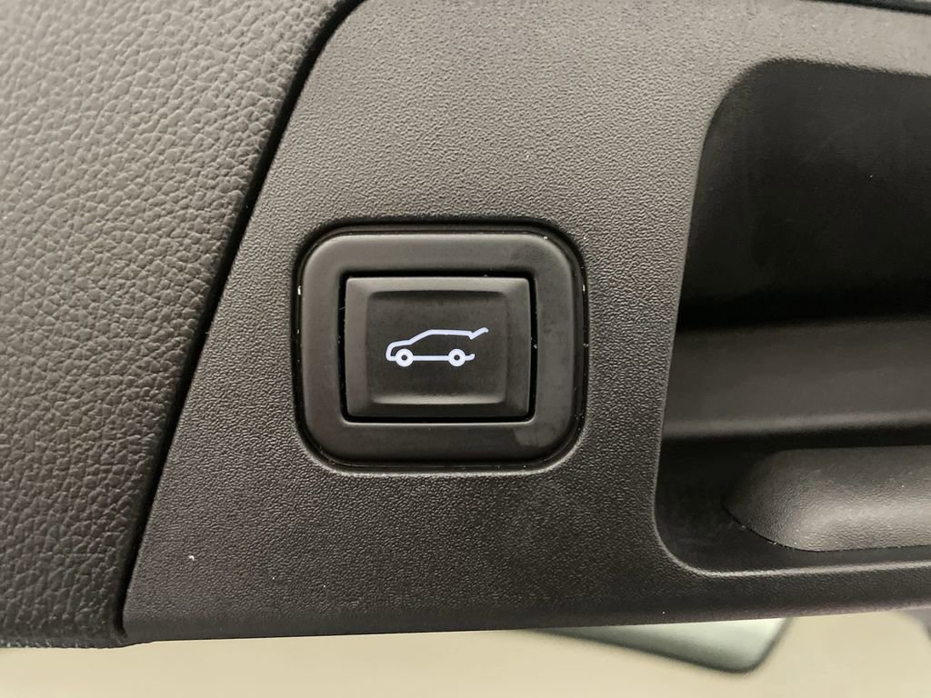 Used 2020 Buick Envision Essence FWD image 30