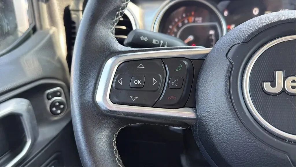 Used 2021 Jeep Gladiator Overland w/ Uconnect 4C Nav & Sound Group image 16