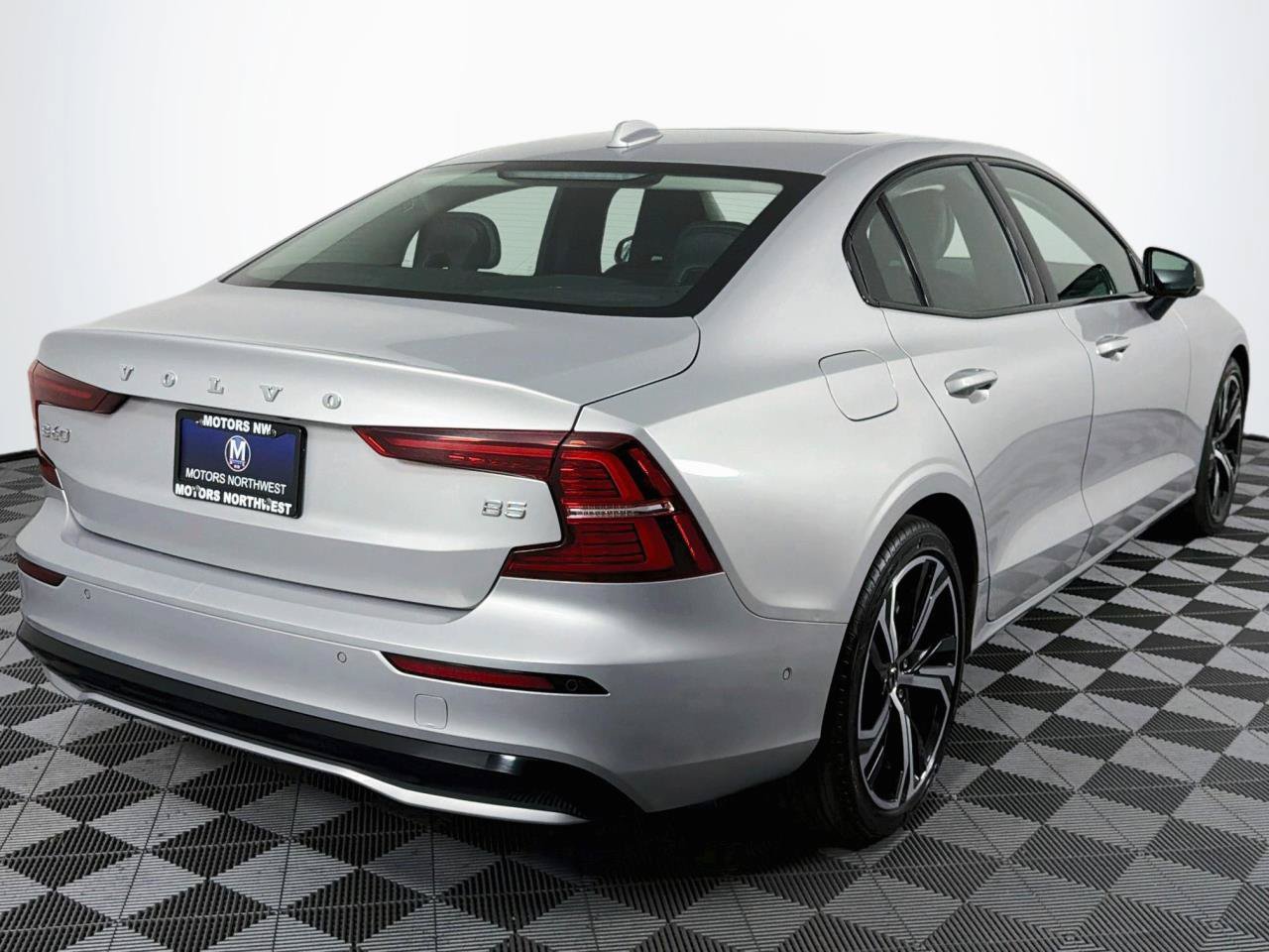 Used 2024 Volvo S60 B5 Plus FWD image 23