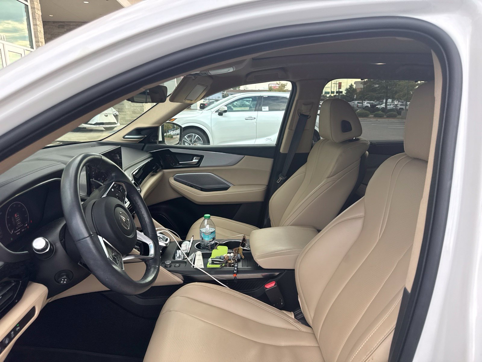 Used 2025 Acura MDX w/ Technology Package FWD image 2