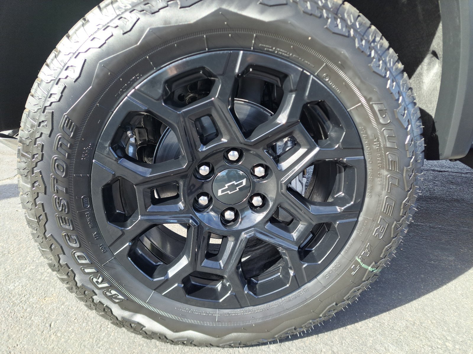 New 2026 Chevrolet Colorado Trail Boss w/ Off-Road Front Bumper Package AWD/4WD image 12
