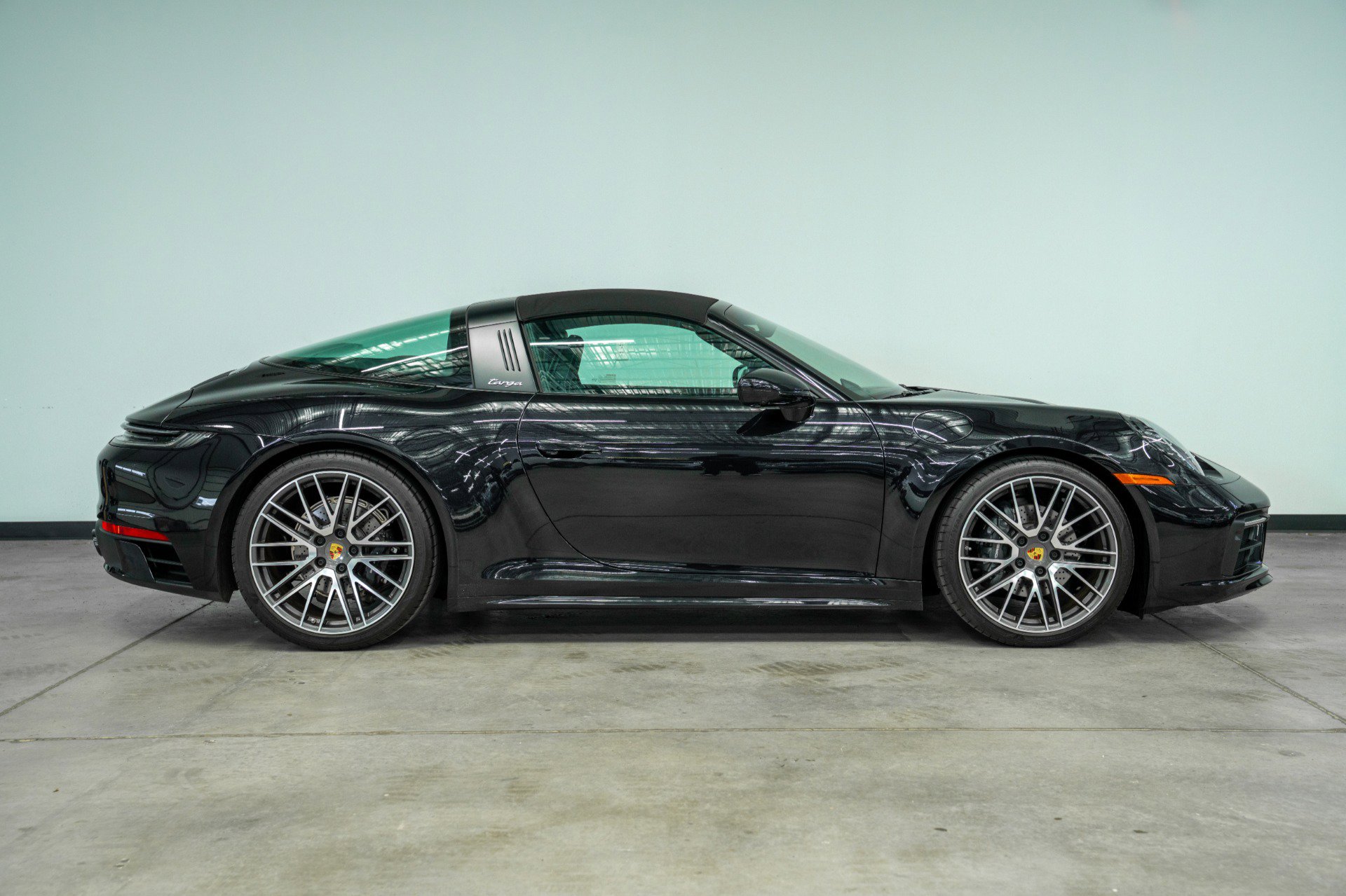 Used 2024 Porsche 911 Targa 4 w/ Sport Package AWD/4WD image 16
