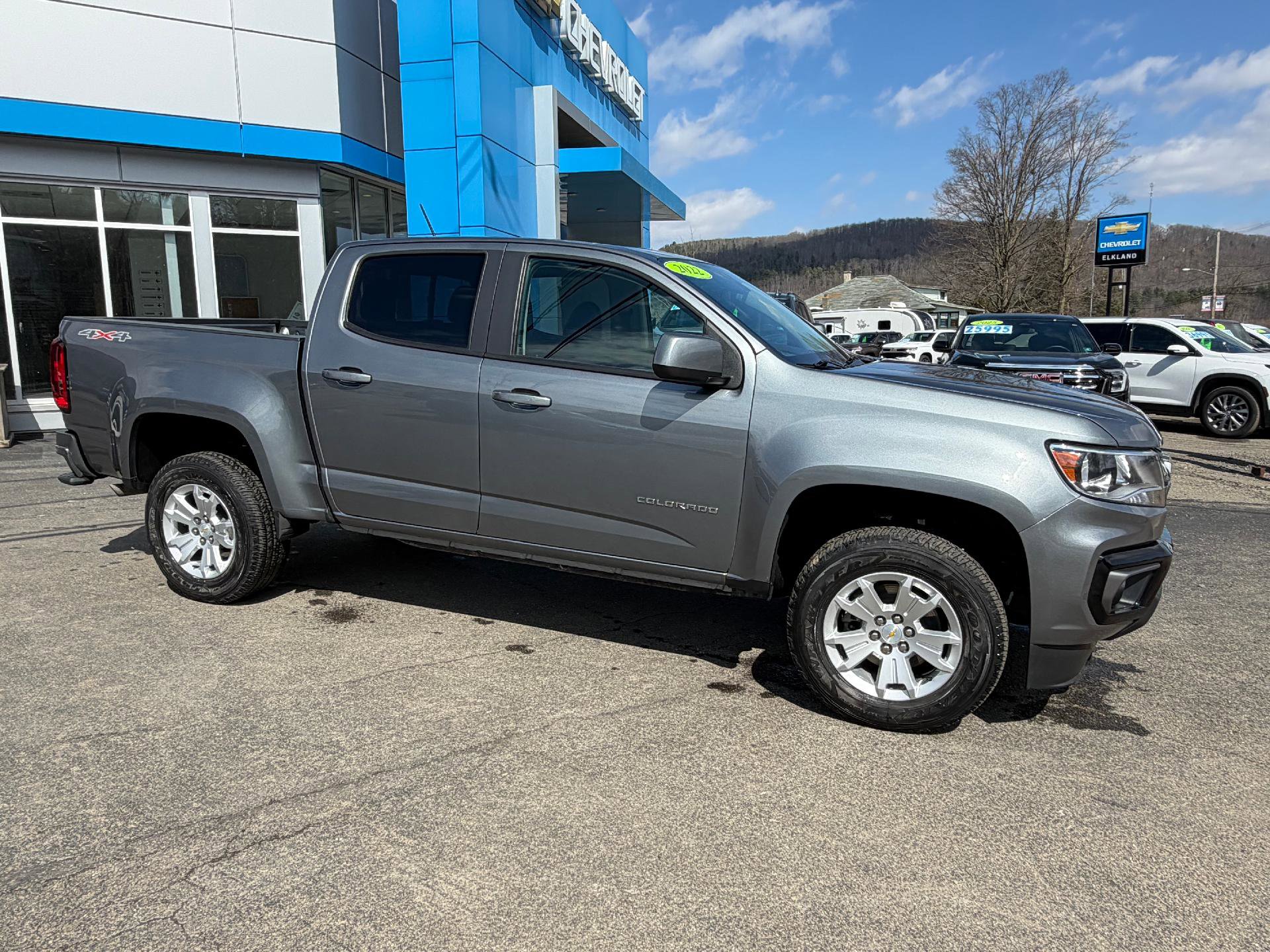 Used 2022 Chevrolet Colorado LT w/ LT Convenience Package image 12