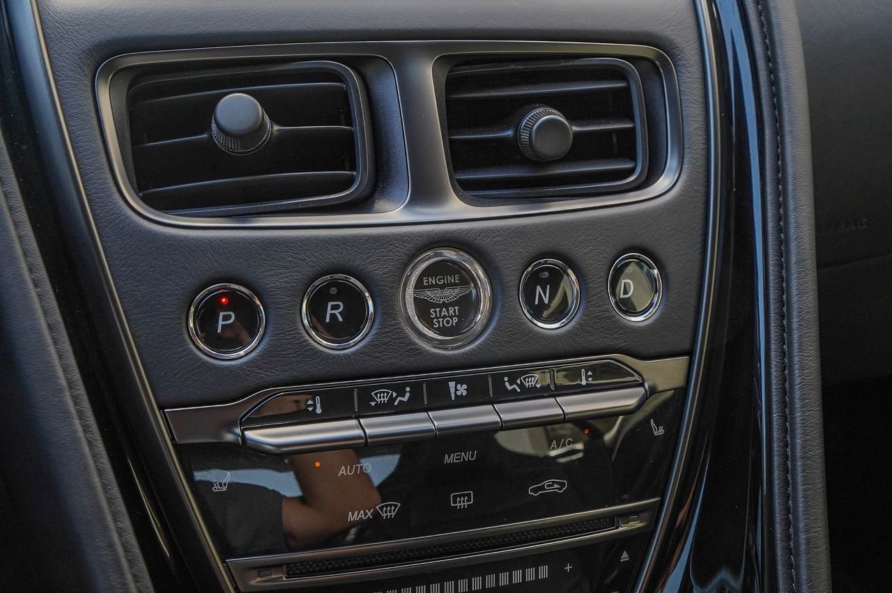 Used 2019 Aston Martin DBS Superleggera image 30