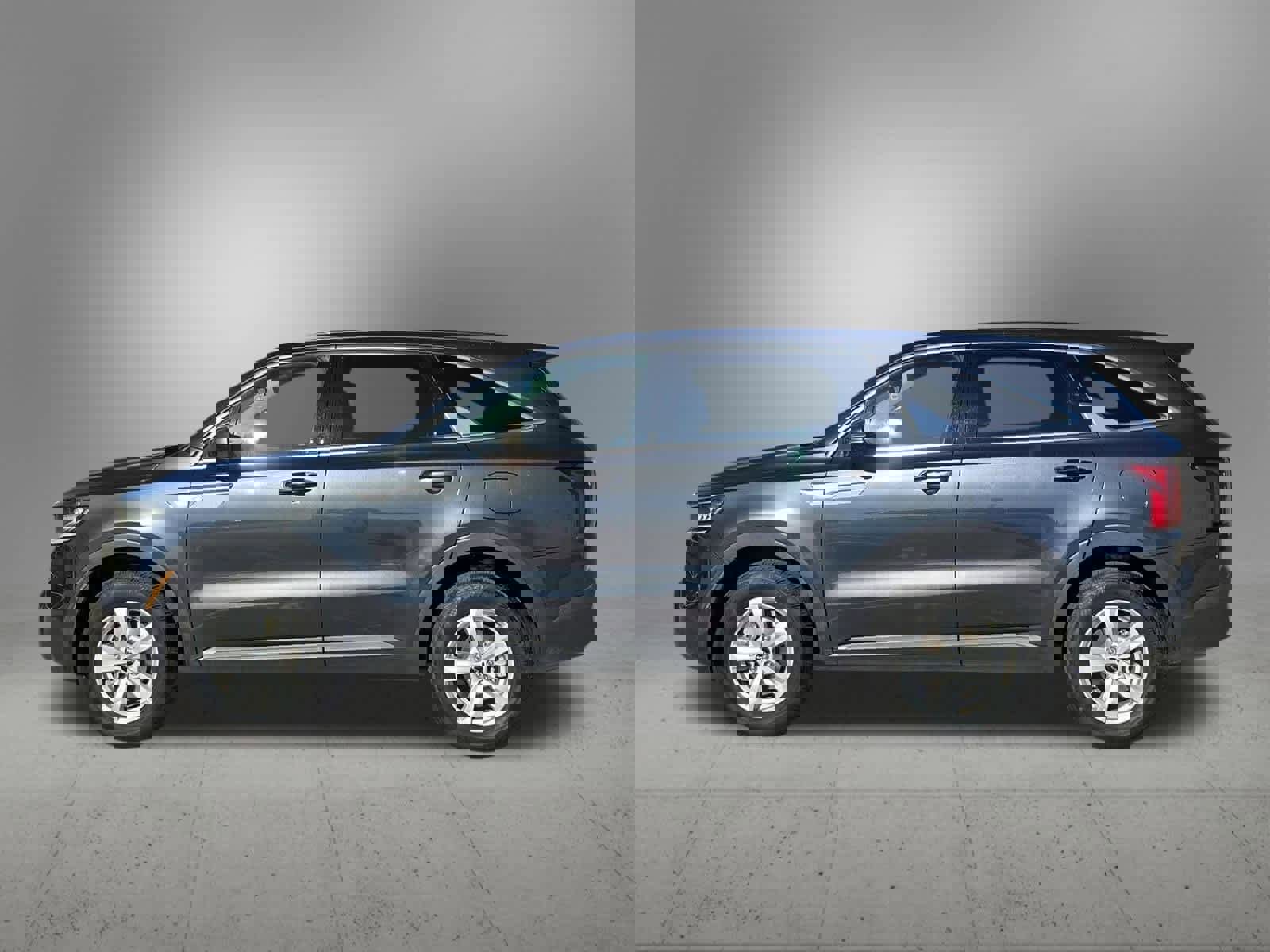 Used 2023 Kia Sorento LX image 3