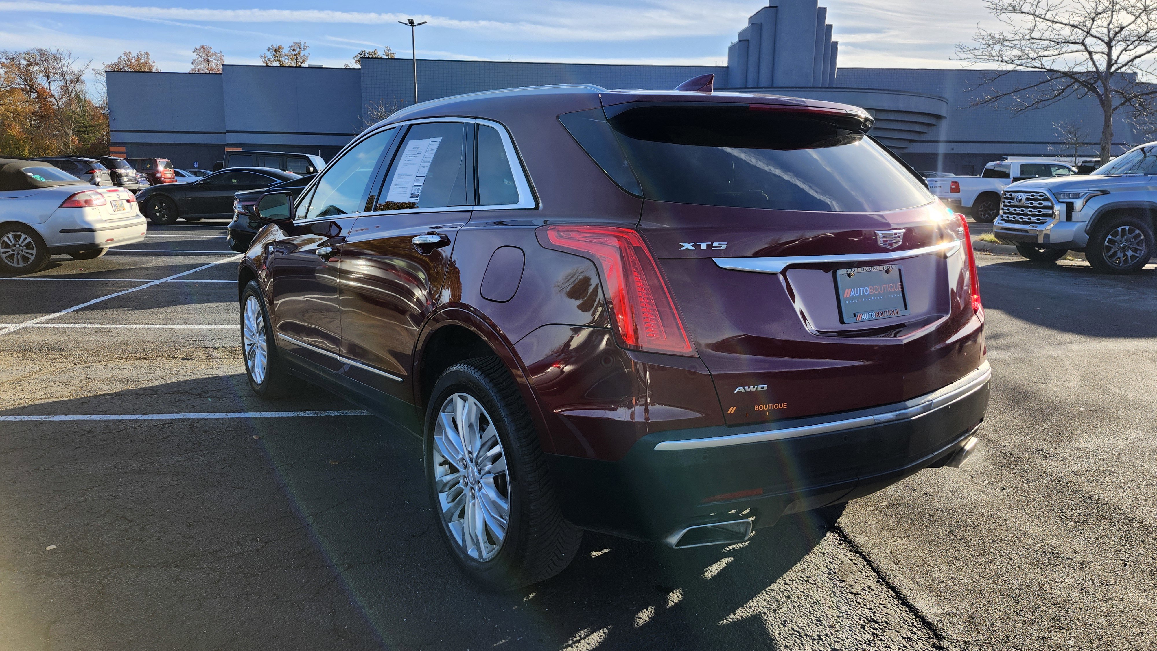 Used 2017 Cadillac XT5 Premium Luxury w/ LPO, Wheel Lock Package image 14