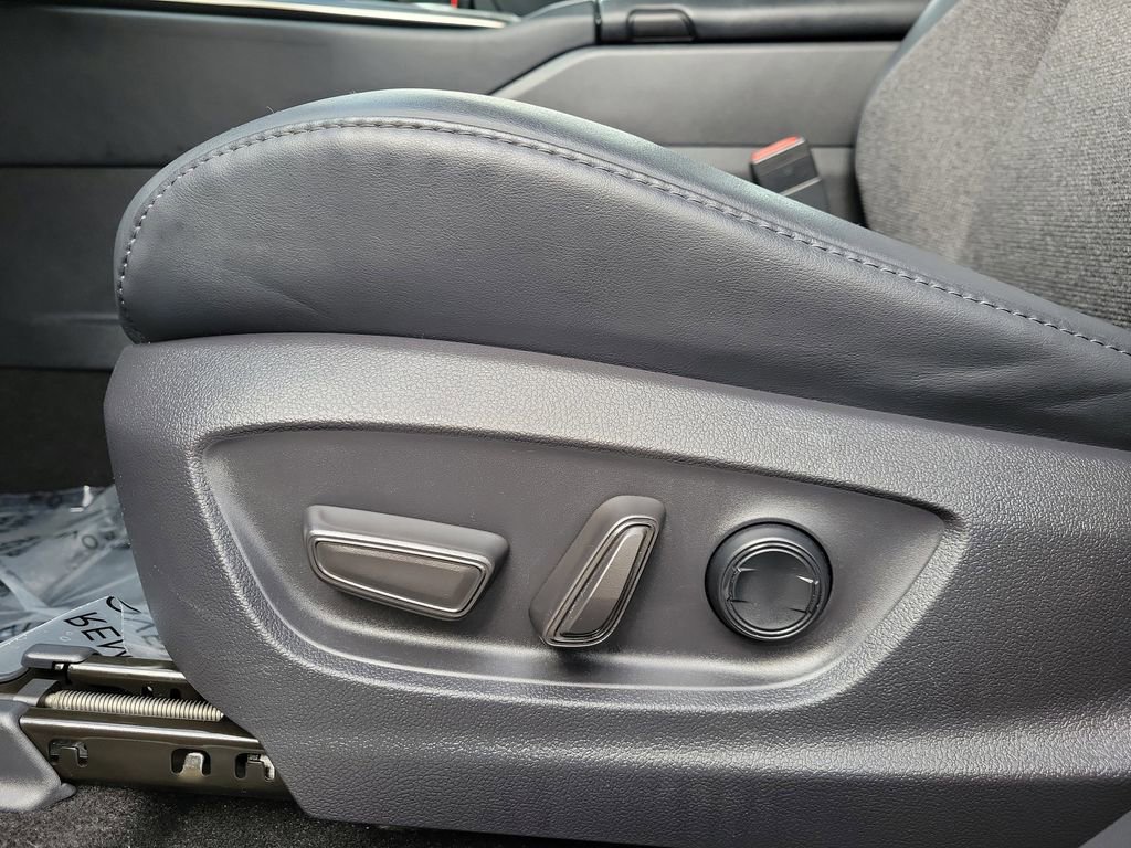 Used 2023 Toyota Crown XLE image 22