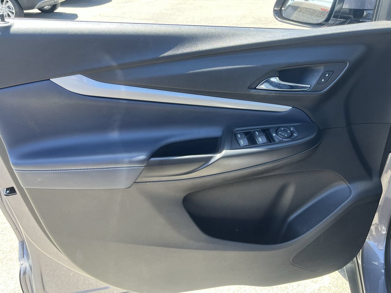 Used 2023 Chevrolet Bolt EUV Premier FWD image 19