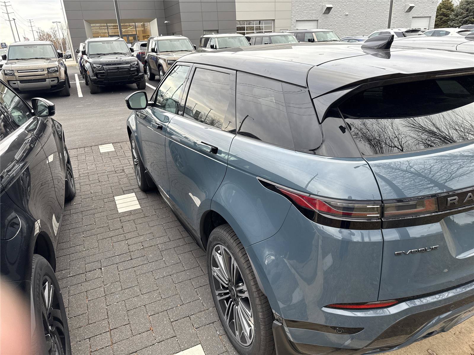 New 2026 Land Rover Range Rover Evoque Dynamic SE AWD/4WD image 3