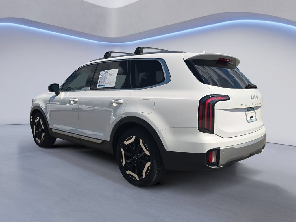 Used 2023 Kia Telluride EX FWD image 3