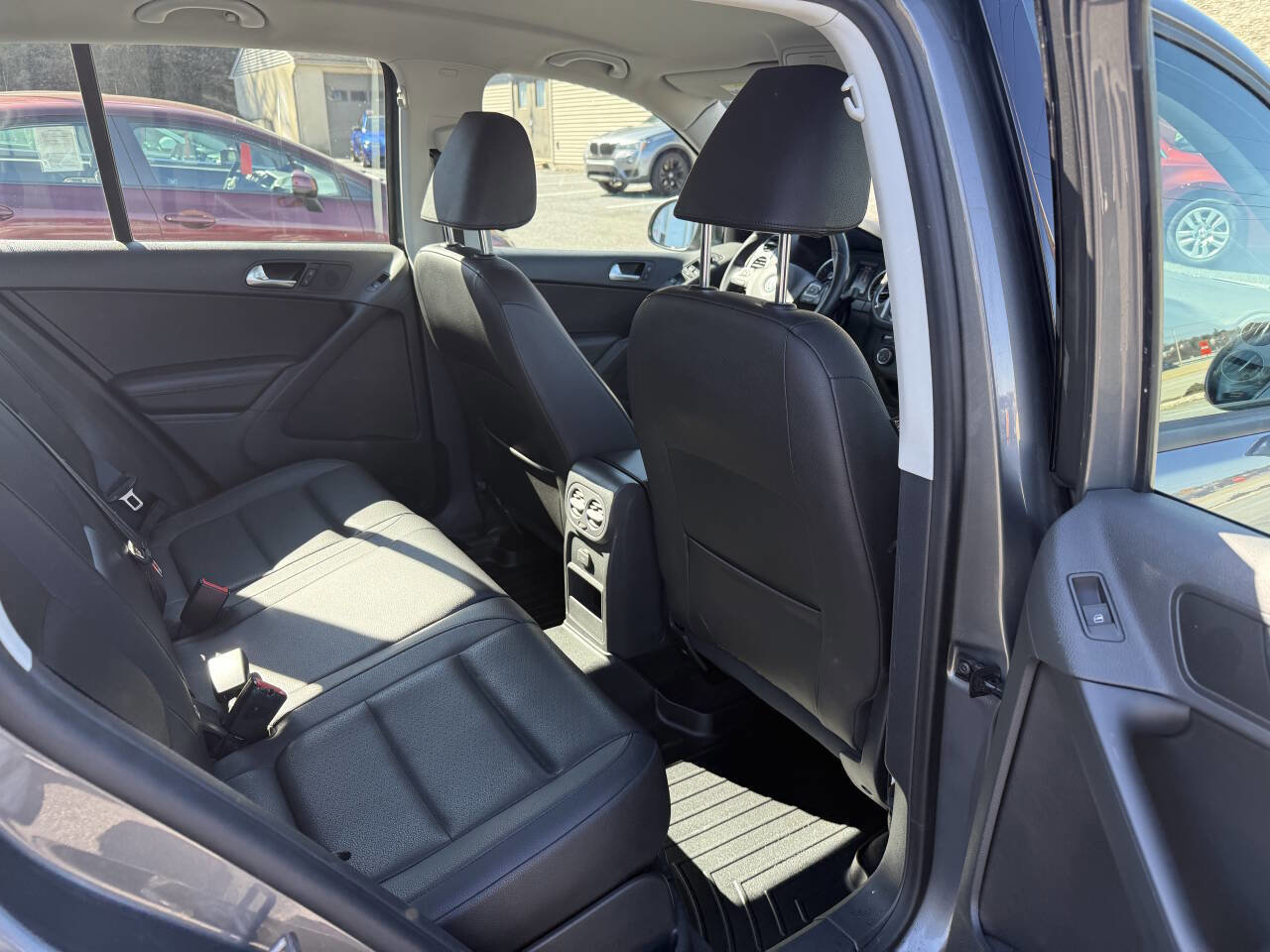 Used 2016 Volkswagen Tiguan S image 18