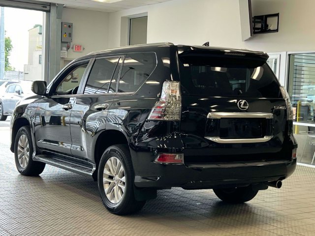 Used 2021 Lexus GX 460 w/ Accessory Package AWD/4WD image 4