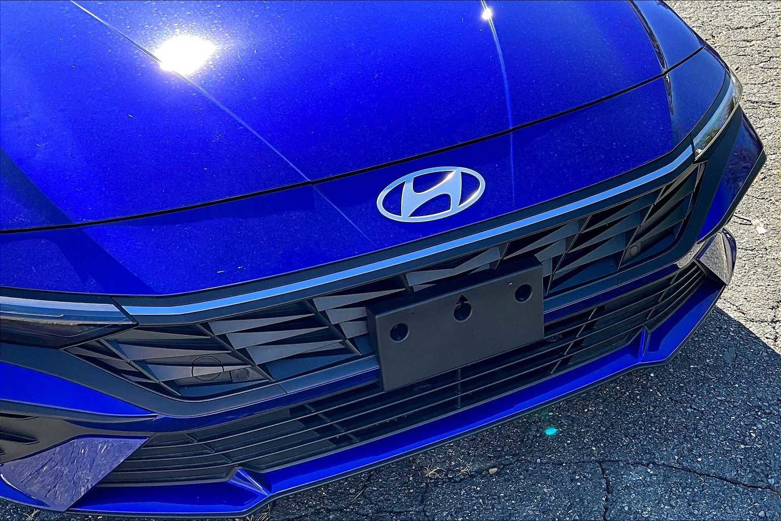 Used 2025 Hyundai Elantra Sport image 29