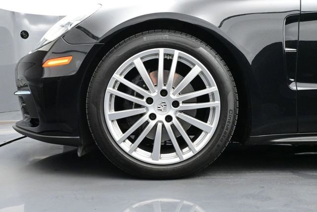 Certified 2018 Porsche Panamera image 6