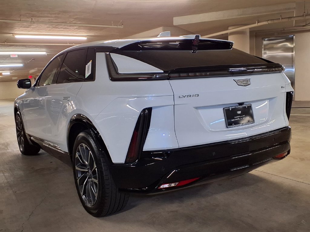 New 2027 Cadillac Lyriq Sport AWD/4WD image 10