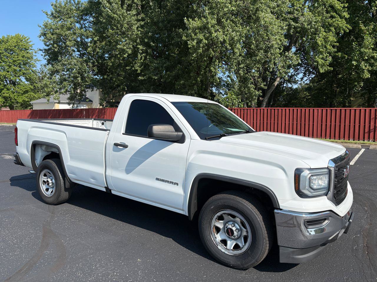 Used 2018 GMC Sierra 1500 2WD Regular Cab image 1