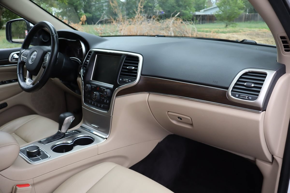 Used 2016 Jeep Grand Cherokee Limited AWD/4WD image 17
