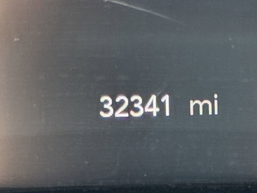 Used 2024 Chrysler Pacifica Touring image 12