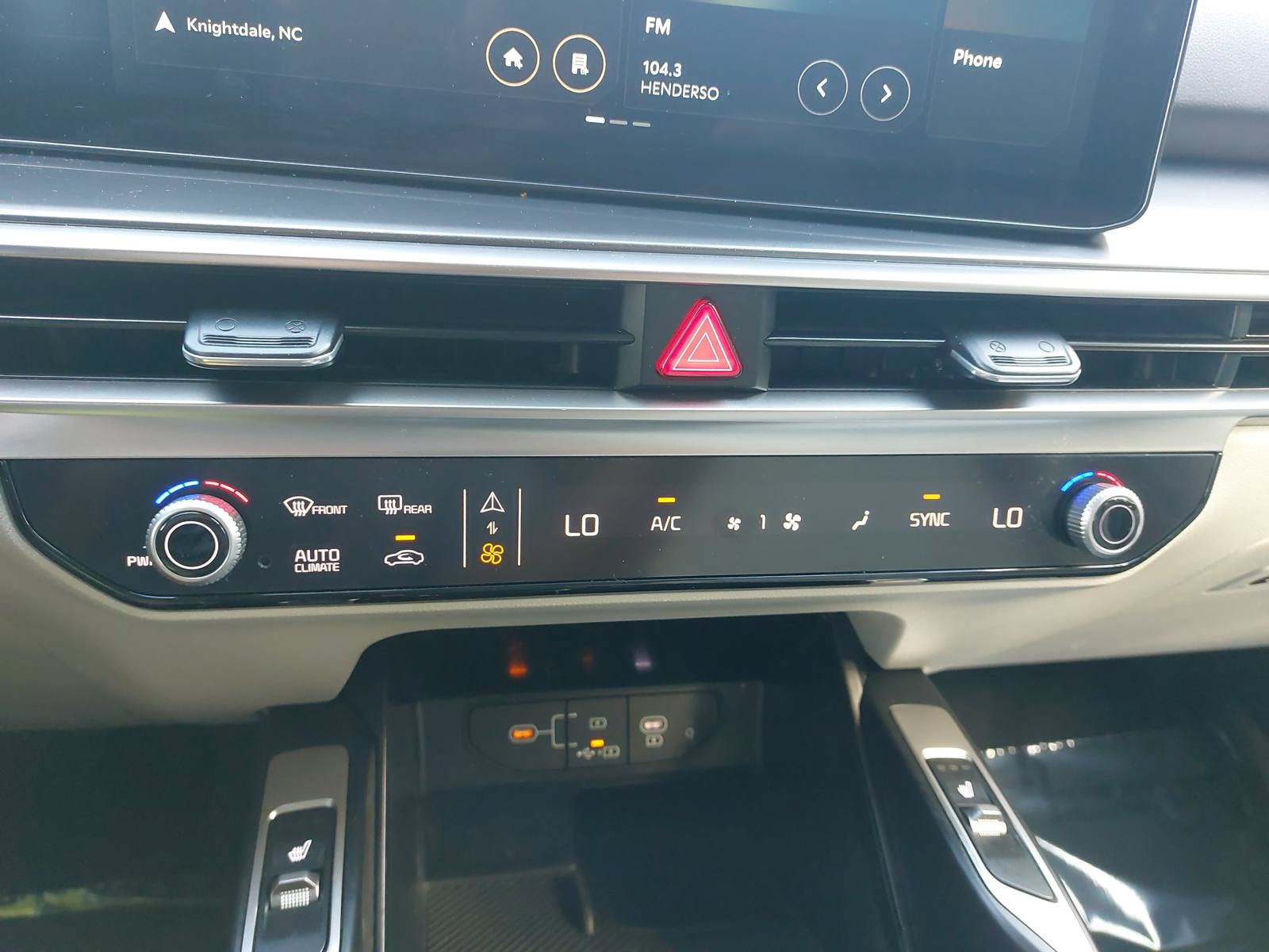 Used 2024 Kia Sorento S w/ Panoramic Sunroof Package FWD image 20