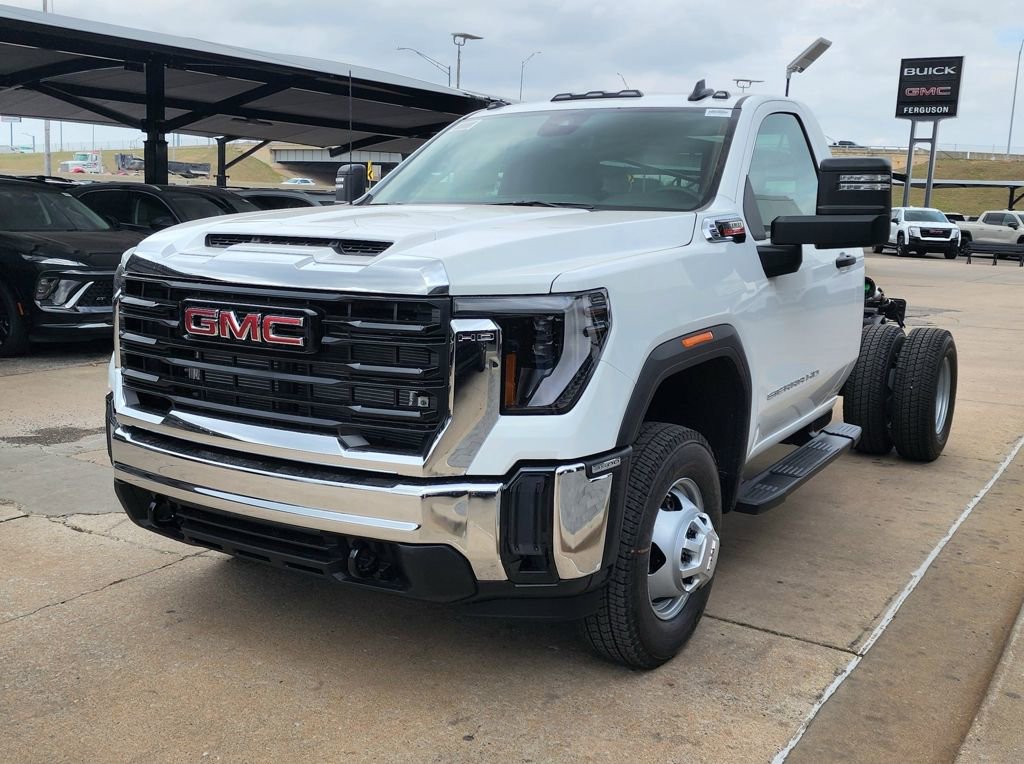 New 2026 GMC Sierra 3500 Pro w/ Convenience Package image 7