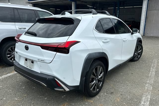 Used 2020 Lexus UX 200 F Sport w/ F Sport Premium Package FWD image 5