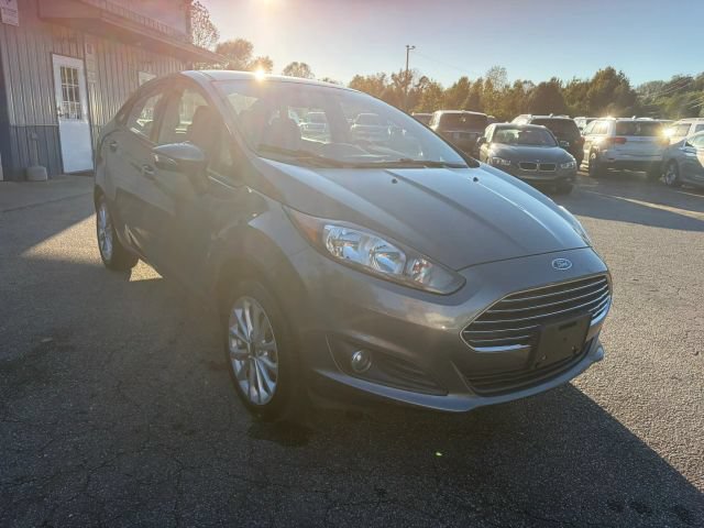 Used 2014 Ford Fiesta SE w/ Equipment Group 201A FWD image 7