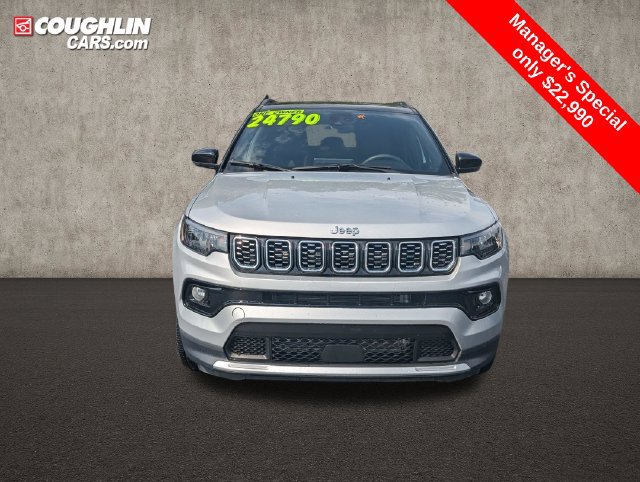 Used 2025 Jeep Compass Limited AWD/4WD image 2