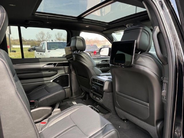 New 2026 Jeep Grand Wagoneer Limited AWD/4WD image 13
