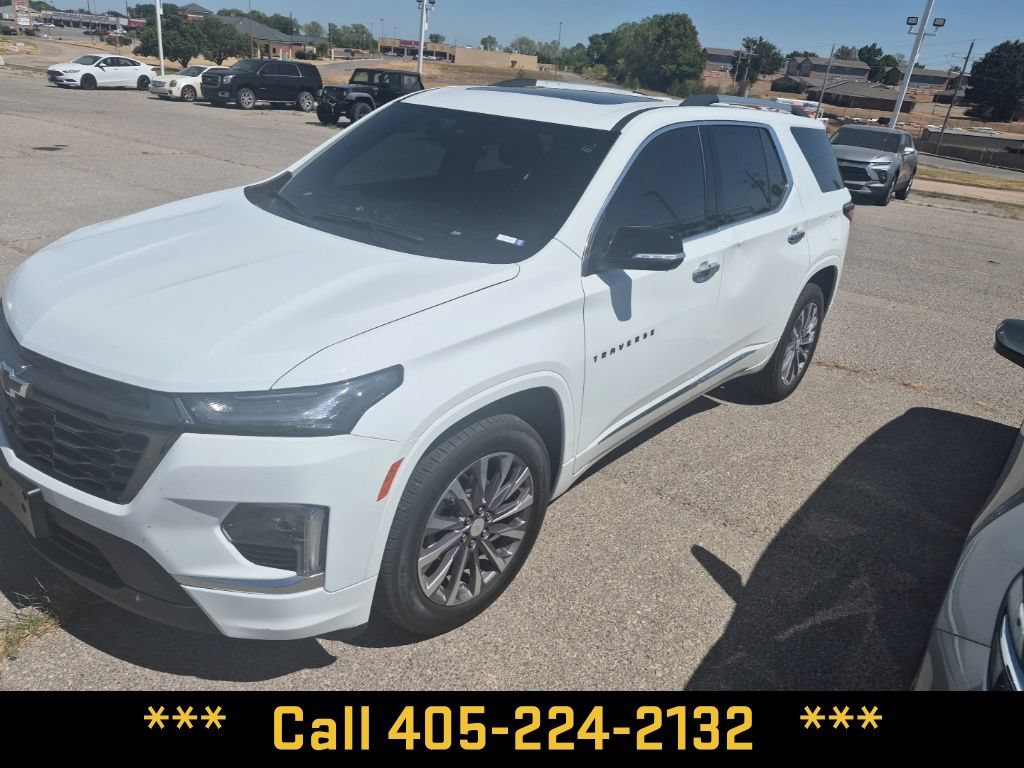 Used 2022 Chevrolet Traverse Premier w/ LPO, Blackout Package FWD image 4