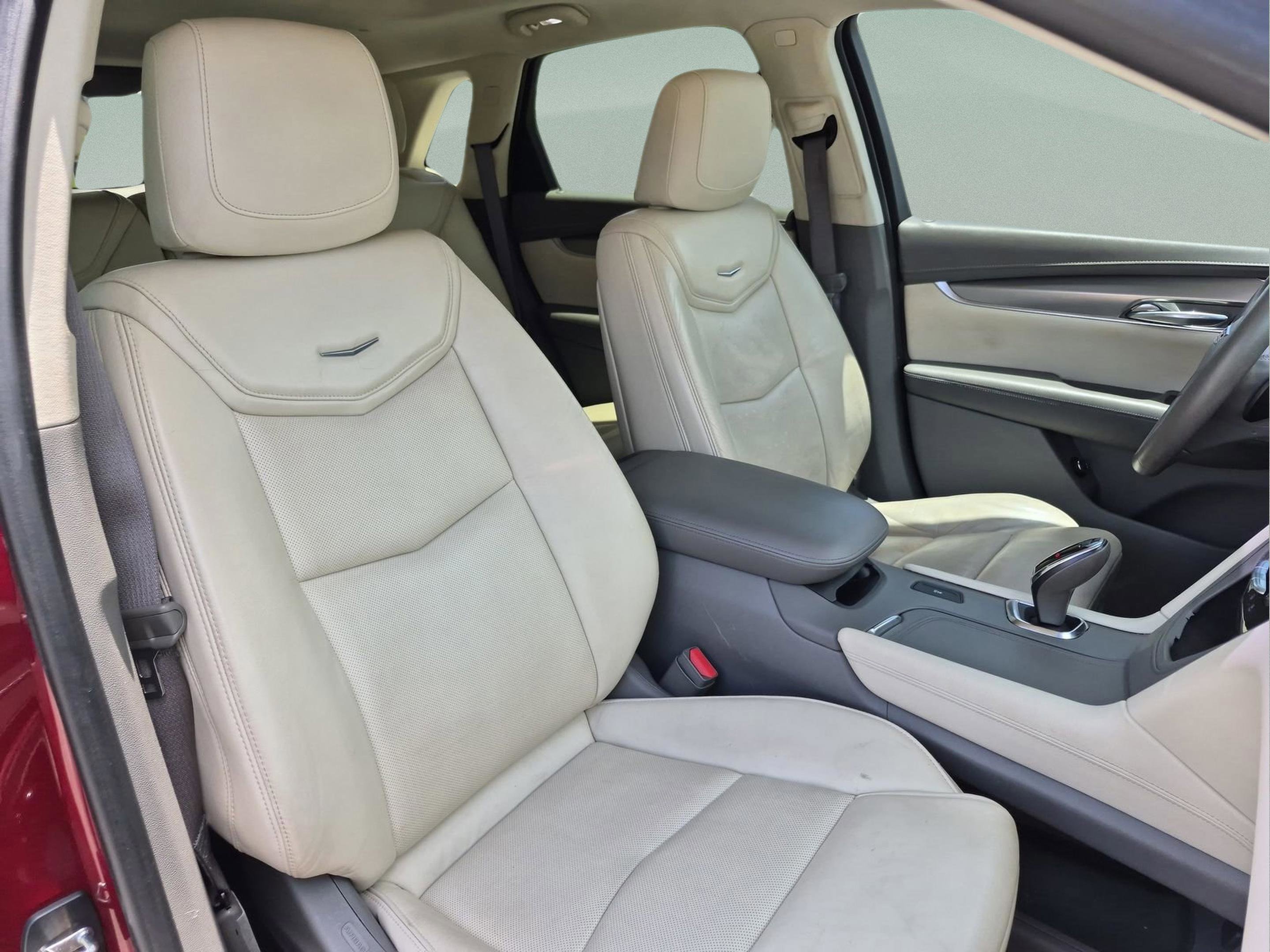 Used 2017 Cadillac XT5 Luxury w/ Driver Awareness Package FWD image 19