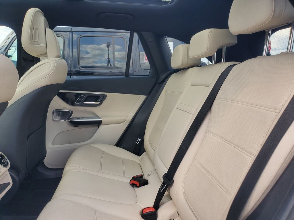 Used 2023 Mercedes-Benz GLC 300 4MATIC image 26