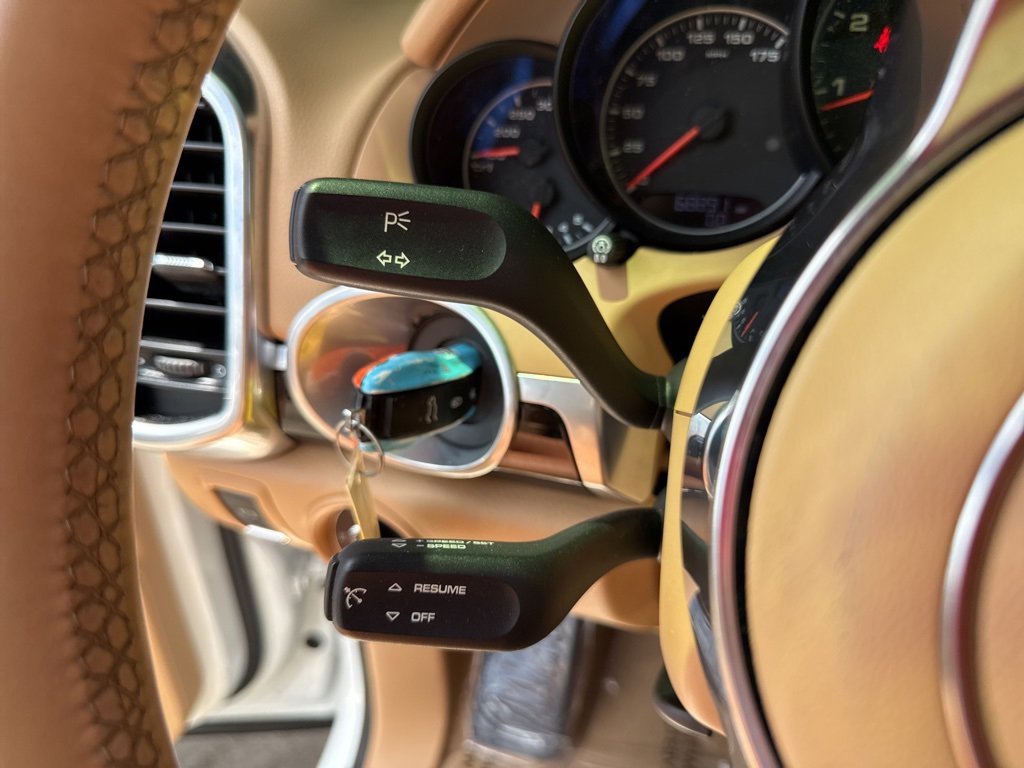 Used 2016 Porsche Cayenne image 28