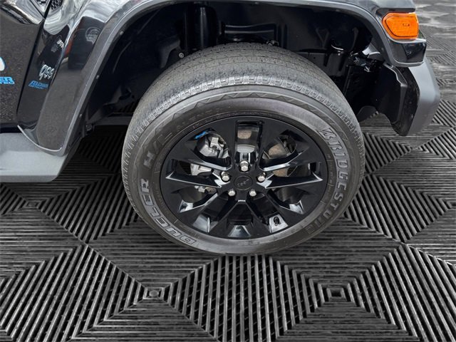 Certified 2022 Jeep Wrangler Unlimited Sahara w/ Cold Weather Group image 15