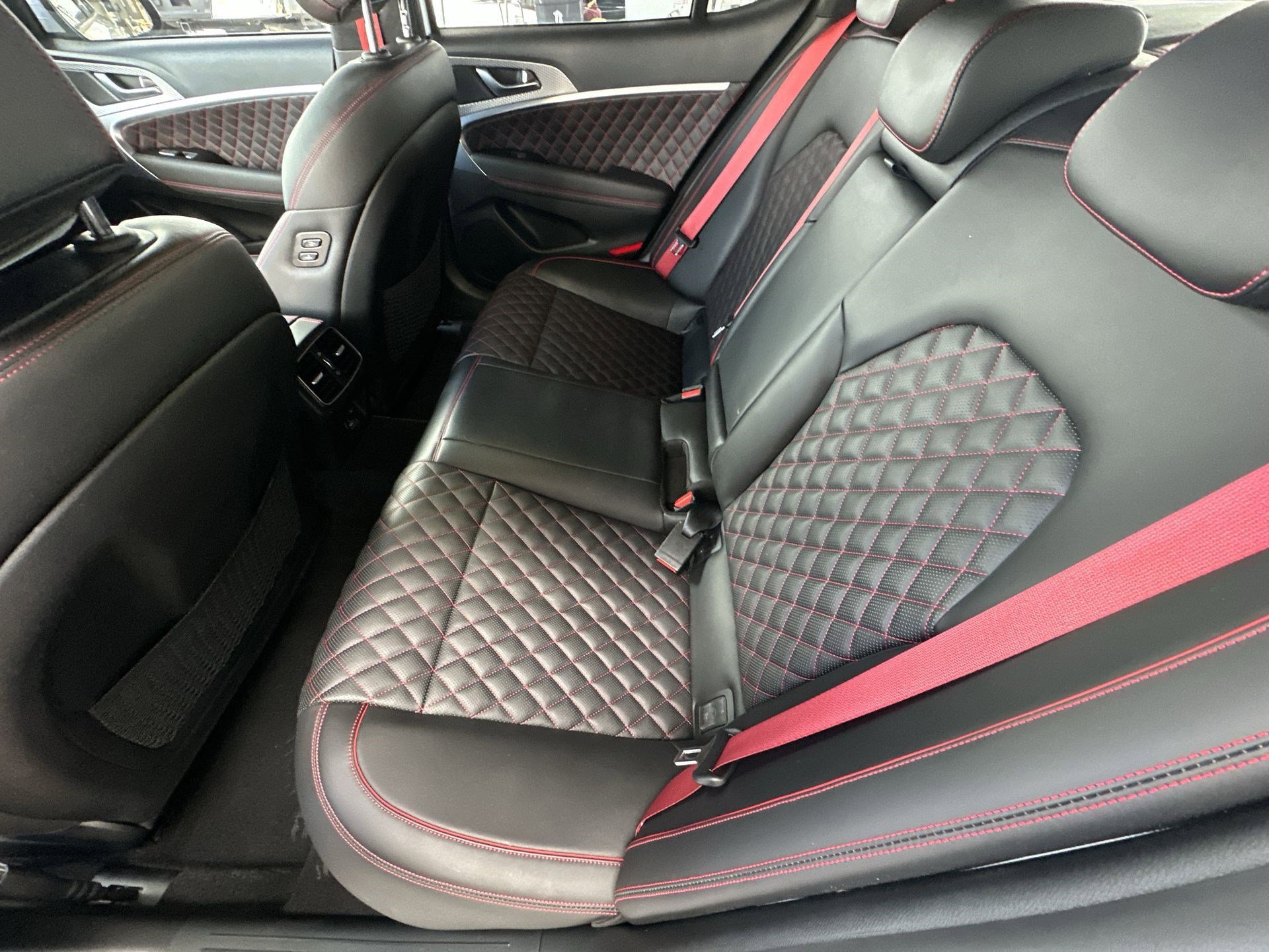 Used 2023 Genesis G70 3.3T w/ Sport Prestige Package image 27