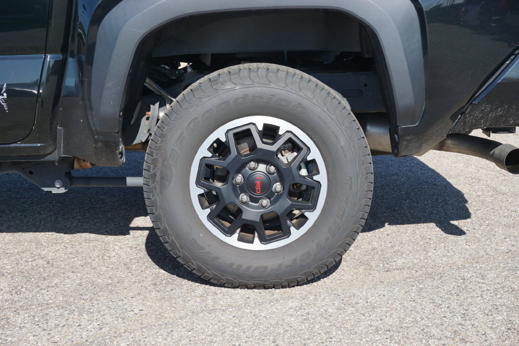 Used 2025 Toyota Tacoma TRD Off-Road AWD/4WD image 9