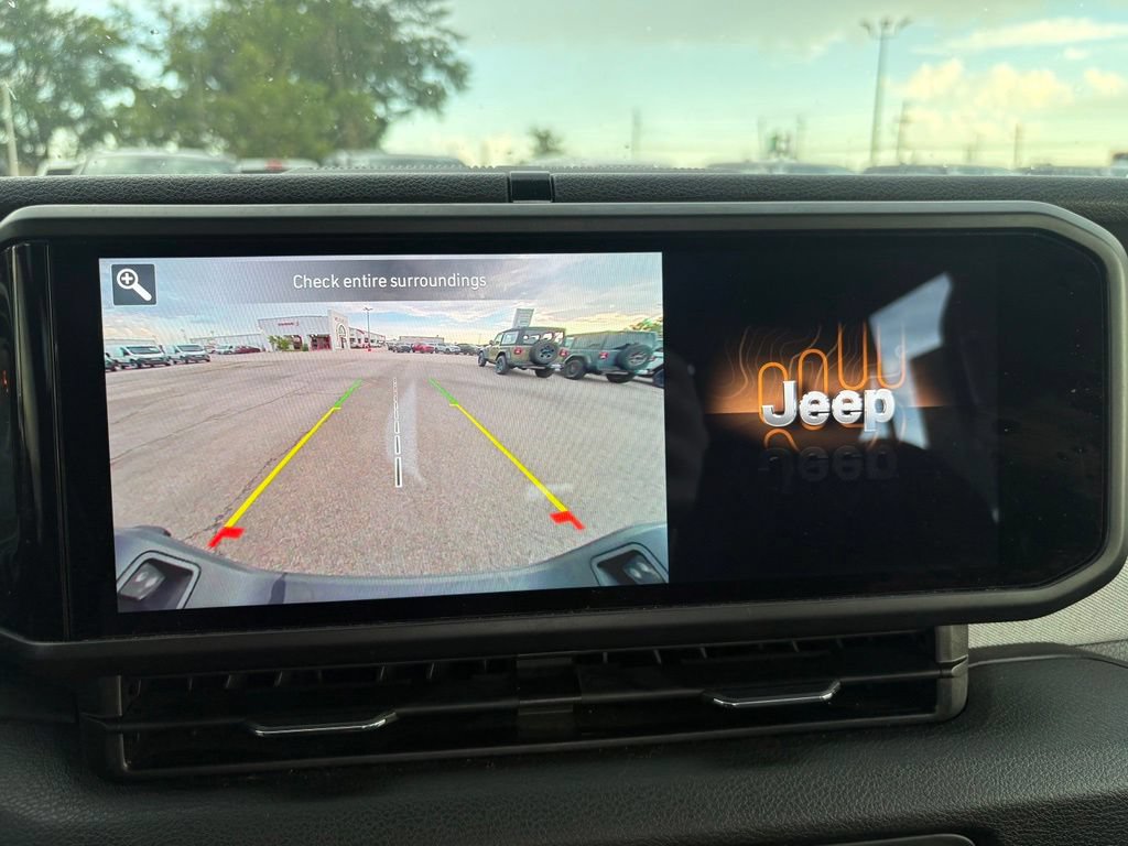Used 2024 Jeep Gladiator Sport AWD/4WD image 21