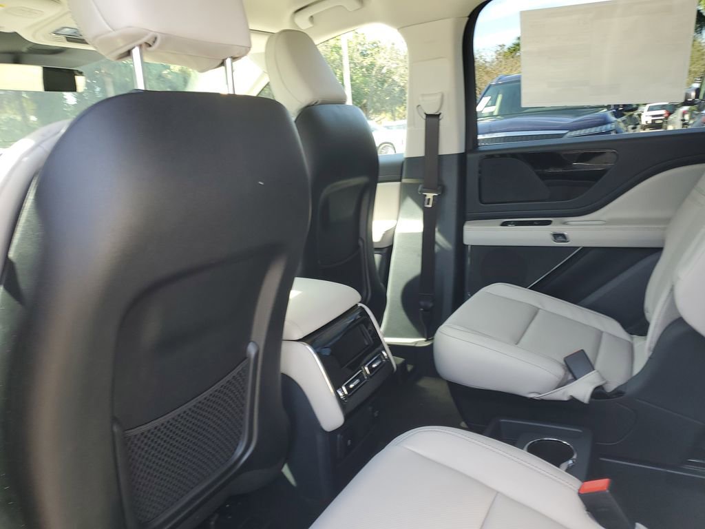 New 2026 Lincoln Aviator 2WD image 10