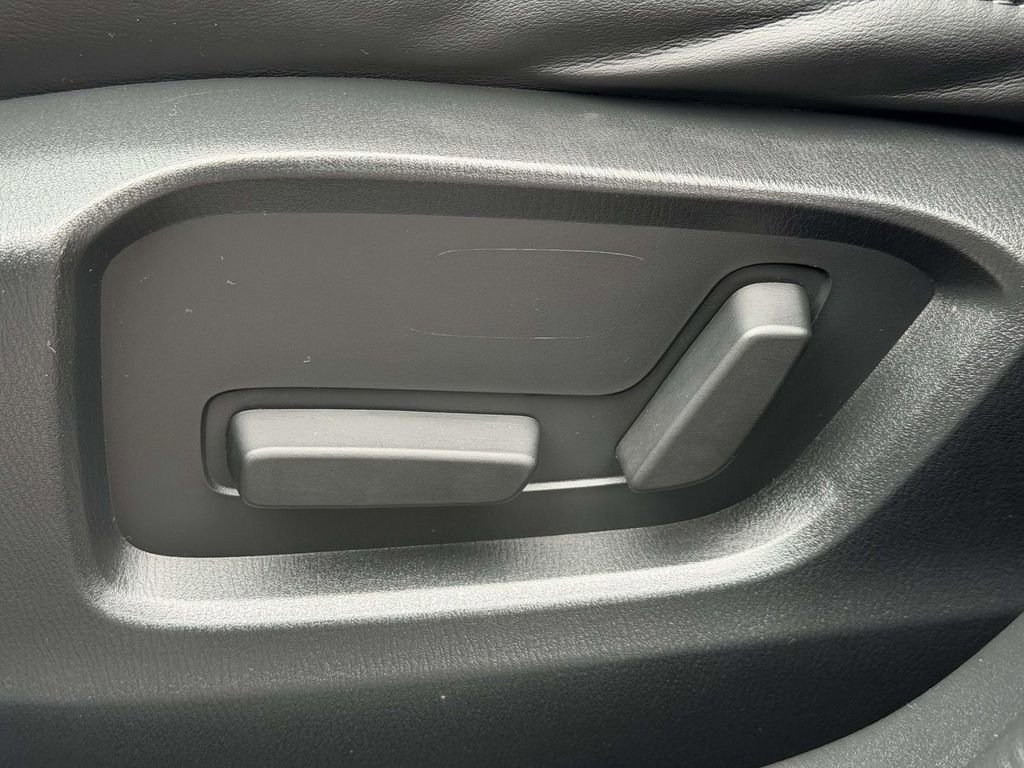 Used 2020 MAZDA CX-5 Touring image 16