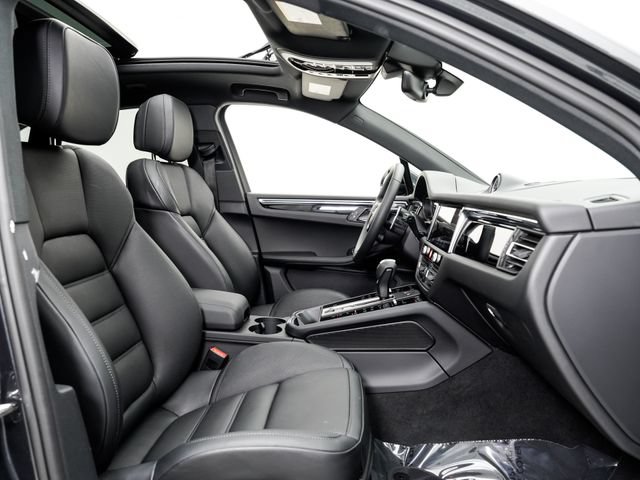 Certified 2026 Porsche Macan AWD/4WD image 27