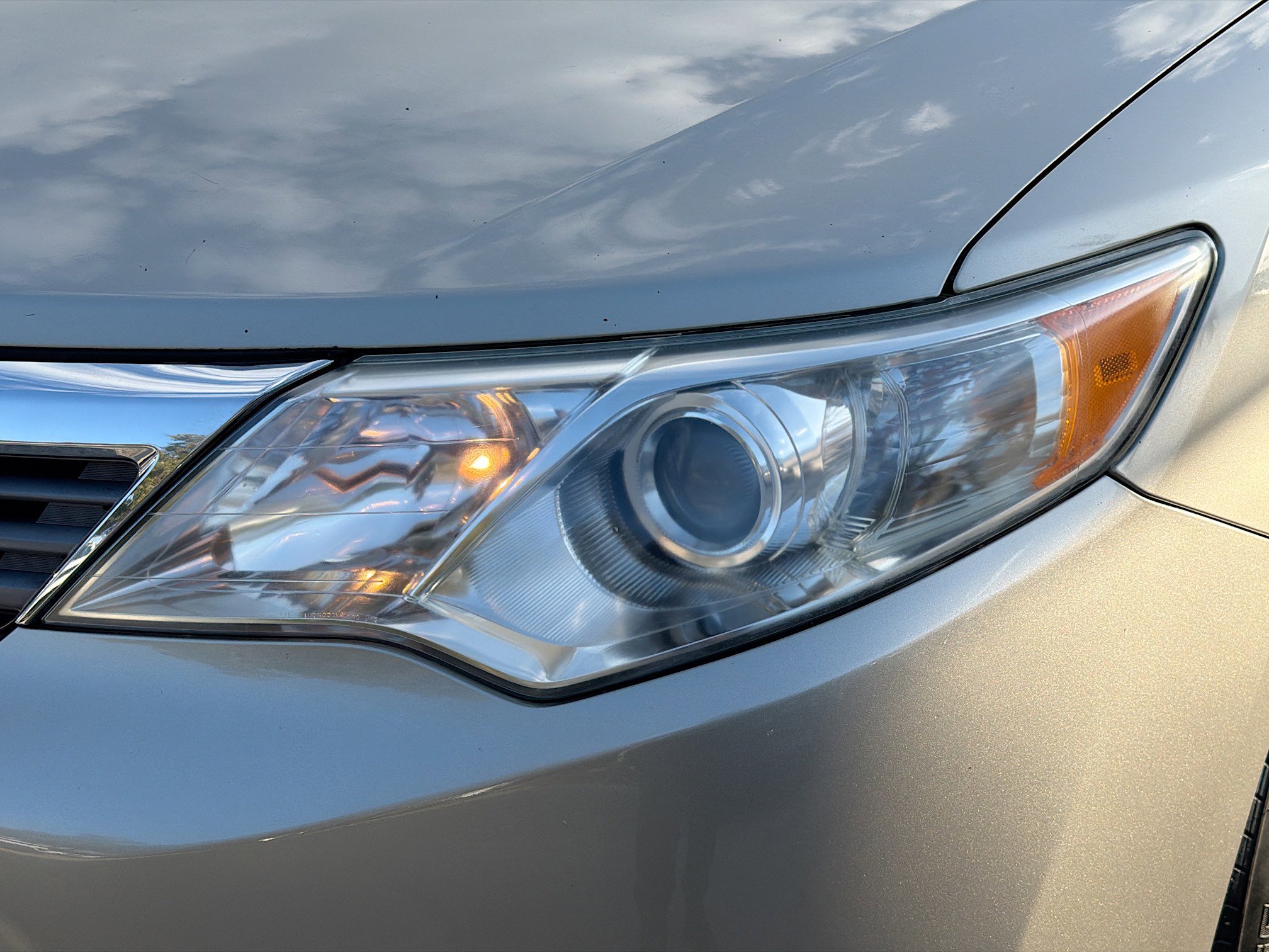 Used 2013 Toyota Camry L image 9