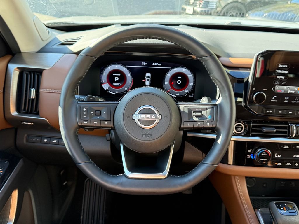 Used 2024 Nissan Pathfinder Platinum w/ Cargo Package AWD/4WD image 13